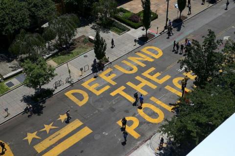 Seguridad revolucionaria: hacia una mirada estrábica de la (in)seguridad