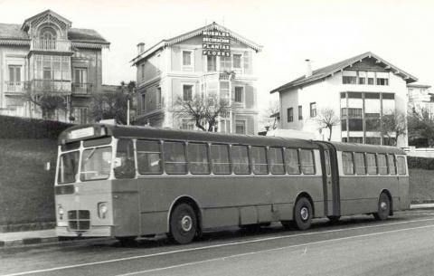 "De peñacastillo hasta el centro sin transbordos ya" Un ejemplo del descontento ante el Metro Tus