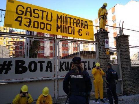 Solicitan 36 meses de prisión y 9.000 euros de multa a dos antimilitaristas por «derribar» el Gobierno Militar de Bilbao