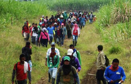 El primer Gobierno progresista de Colombia choca con la demanda urgente de tierras