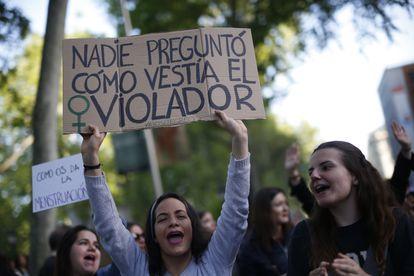 Las sentencias por violencia sexual en el Estado español siguen culpando a las mujeres 