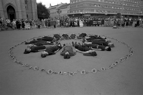 Fomentar la cultura de paz frente a la «defensa»